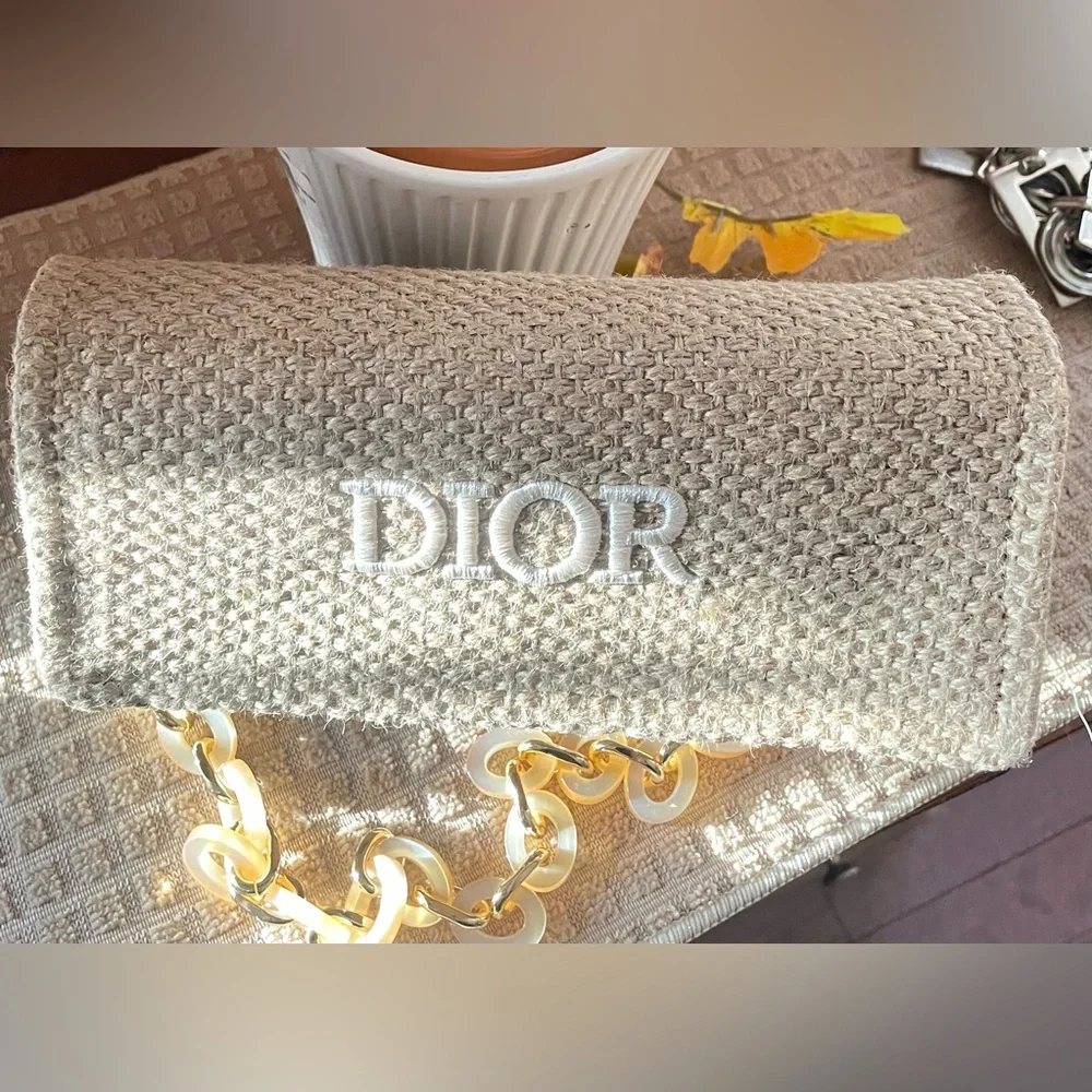 Dior Raffia Clutch with bag with chain strap . NWT.
Box . GWP Item - Picture 6 of 11